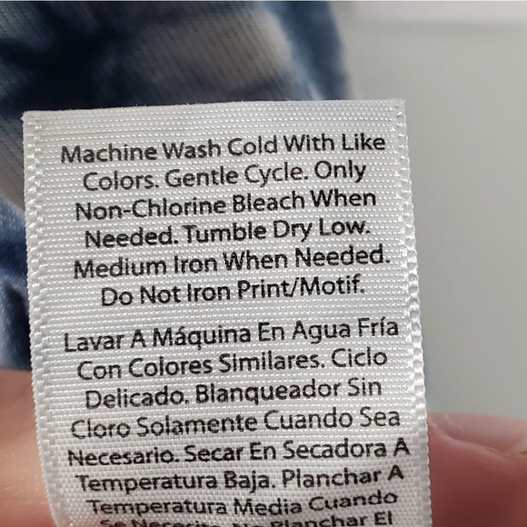 Time and Tru Tie Dye V-Neck Tunic Length T-Shirt Blue White Size Medium - Picture 7 of 9